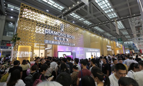 DIAMOND ROSE：缤放“中国钻”的轻奢风尚