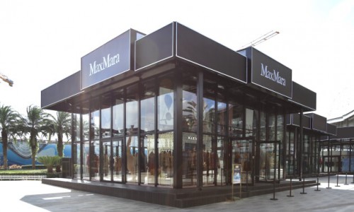 中免集团三亚国际免税城打造Max Mara 70周年户外限时概念店