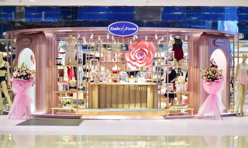 致敬经典—安莉芳快闪店空降北京,重塑内衣优雅美学