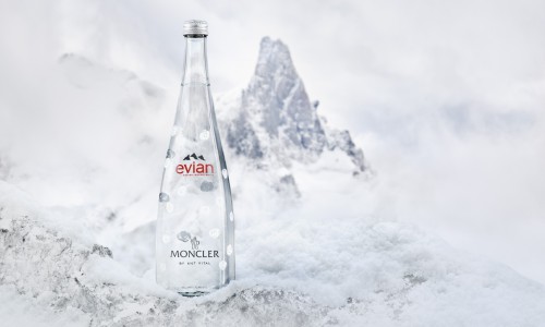 依云携手盟可睐MONCLER推出限量版联名新品