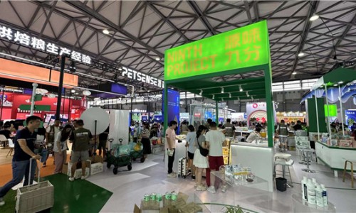 直击第25届亚洲宠物展，源味九分赋活宠物健康草本新风