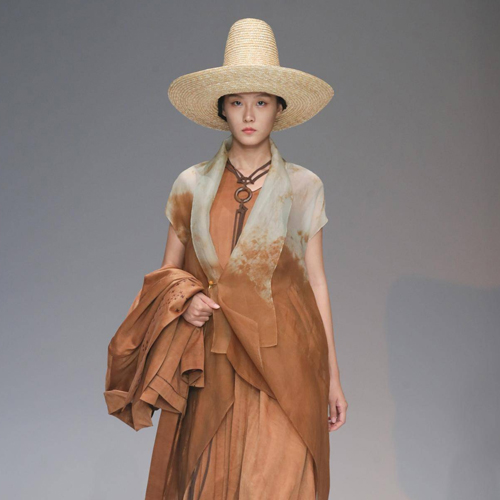 东方杯·2023中国女装设计大赛优秀作品发布会开启“绿色脉动”