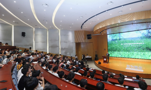 华为终端CEO何刚回母校西电 开讲鸿蒙校园公开课