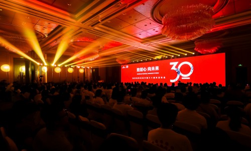 皇家宠物食品中国三十周年：以精准营养守护犬猫健康，构建宠物生态新未来