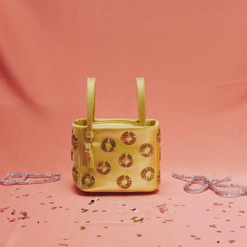 Valextra2025假日季:温情相聚,假日臻礼