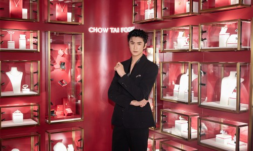 张云龙“连”结天然钻石，“每一面 为光所映”快闪空间闪耀岁末礼物季