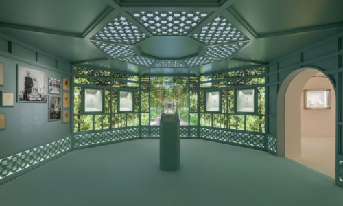 蒂芙尼于北京三里屯太古里旗舰店呈现 “鸟语花香：蒂芙尼古董珍藏”限时赏鉴