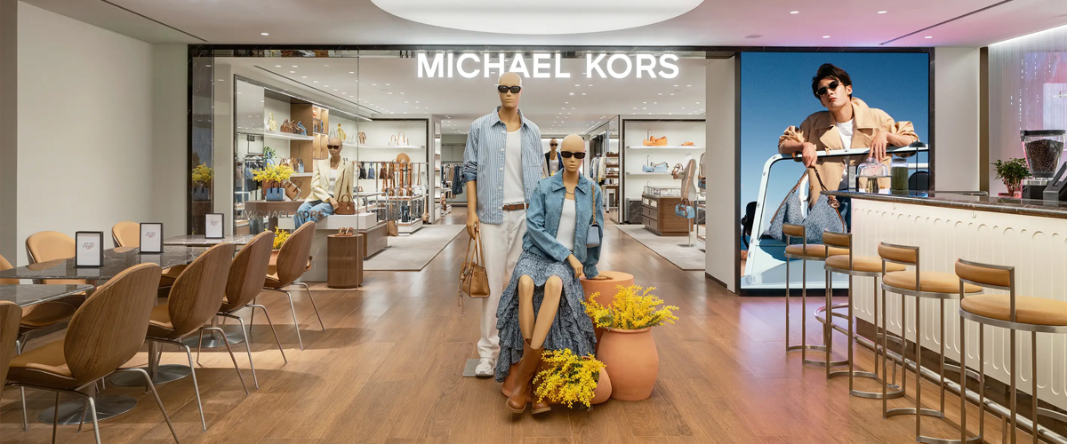 MICHAEL KORS北京国贸商城旗舰店盛大启幕 呈现首家餐饮概念JET SET LOUNGE (MK旅行吧) MICHAEL KORS北京国贸商城旗舰店盛大启幕 呈现首家餐饮概念JET SET LOUNGE (MK旅行吧)