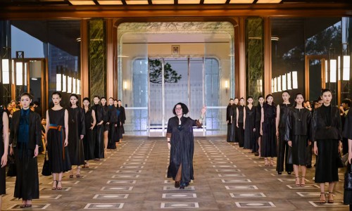 致敬夢想藝耀灣區｜2026廣東時裝周-春季盛大啟幕，香江1號高定大秀驚艷全場