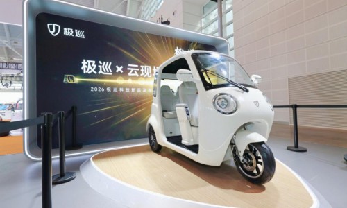 Z世代选三轮车不看价格看什么？极巡用户画像揭秘年轻人出行新逻辑
